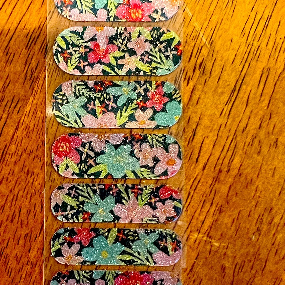 🦊 3 for $15 Jamberry Nails Half Set Sweet September